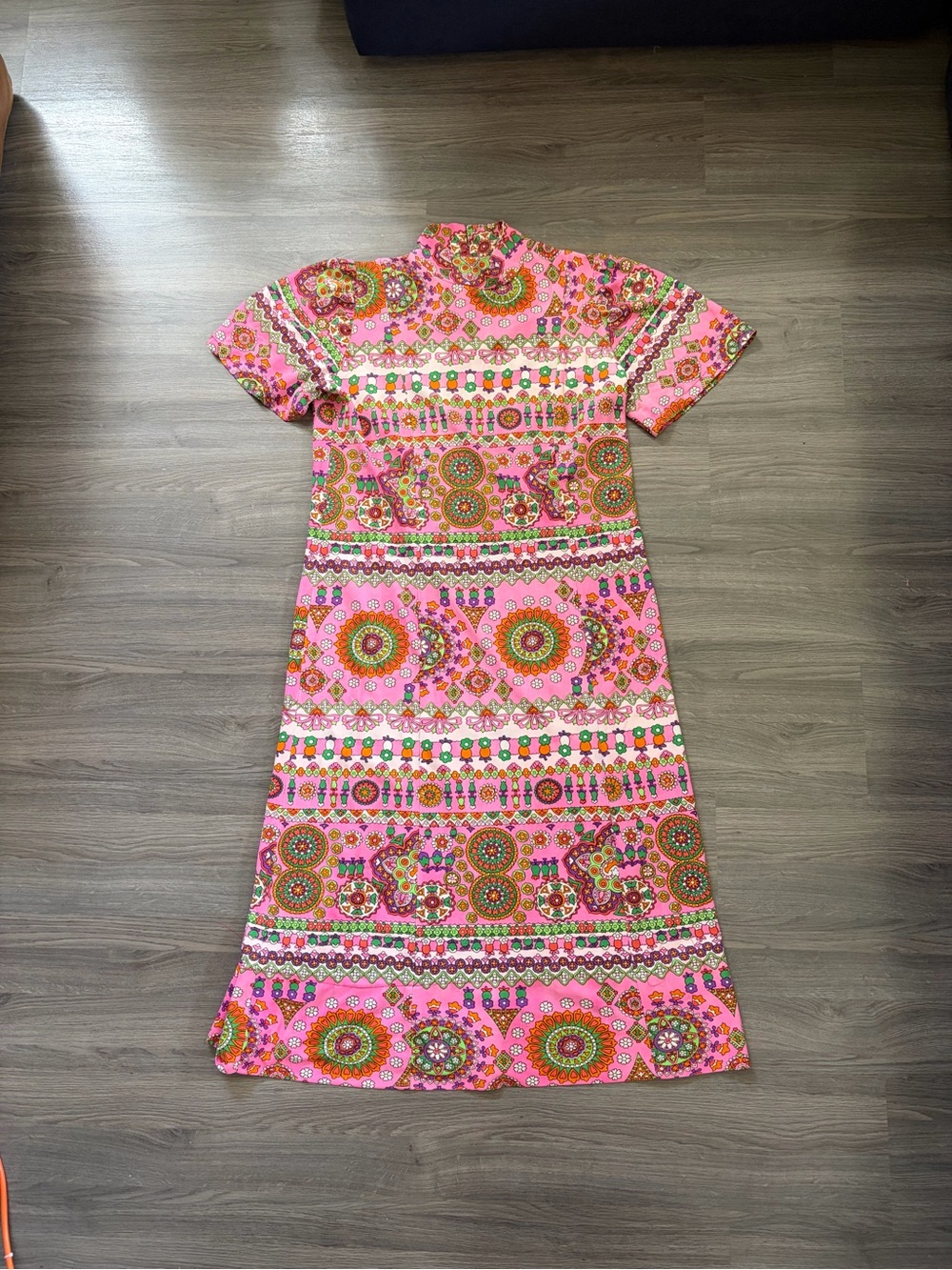 1960s Psychedelic Maxi Dress 🌼 - Picture 2 of 10